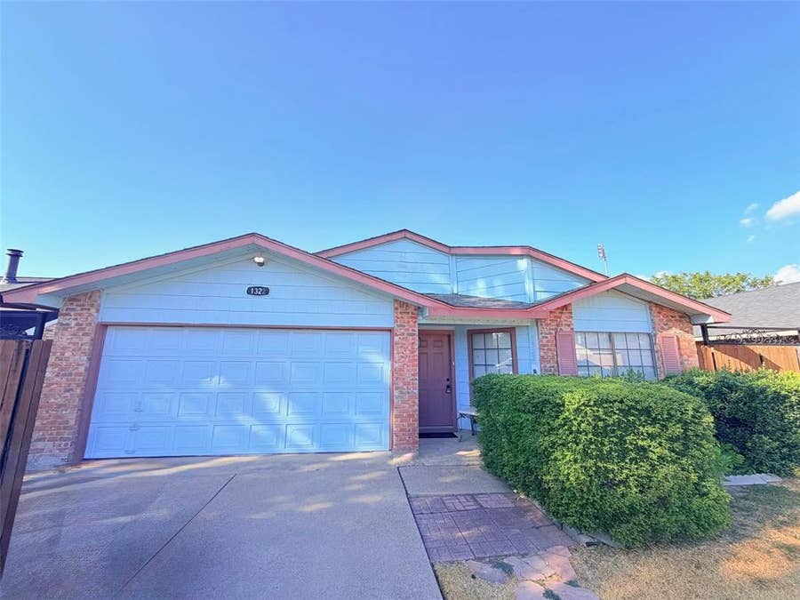 Property photo for 1322 Clark Trail, Grand Prairie, TX