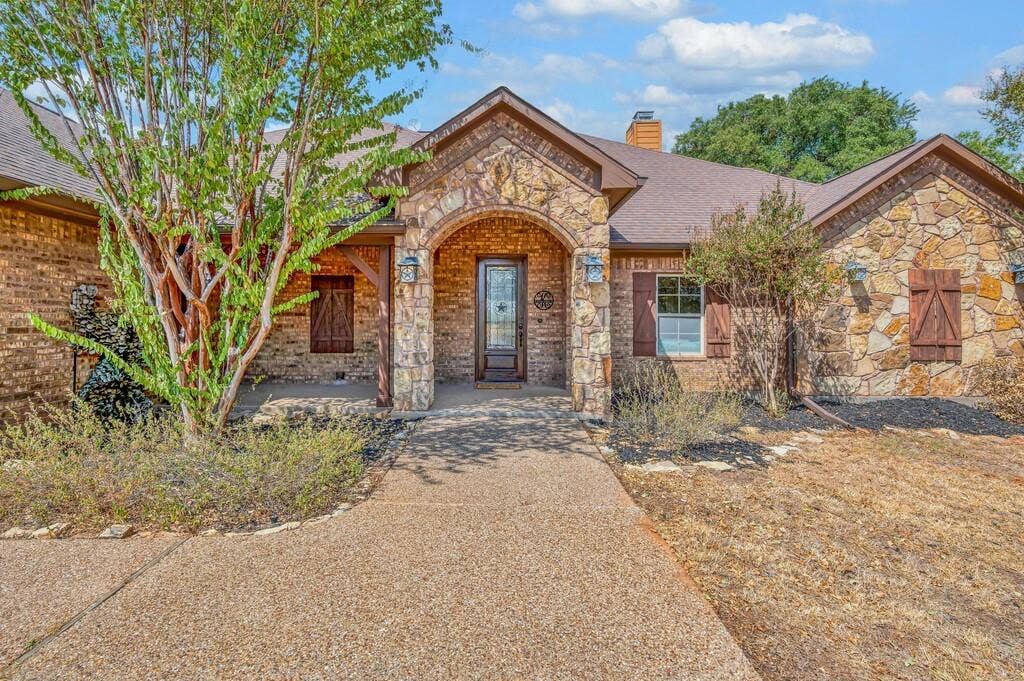 1865 Austin Hines Drive, China Spring, TX 76633 1865 Austin Hines Drive, China Spring, TX 76633