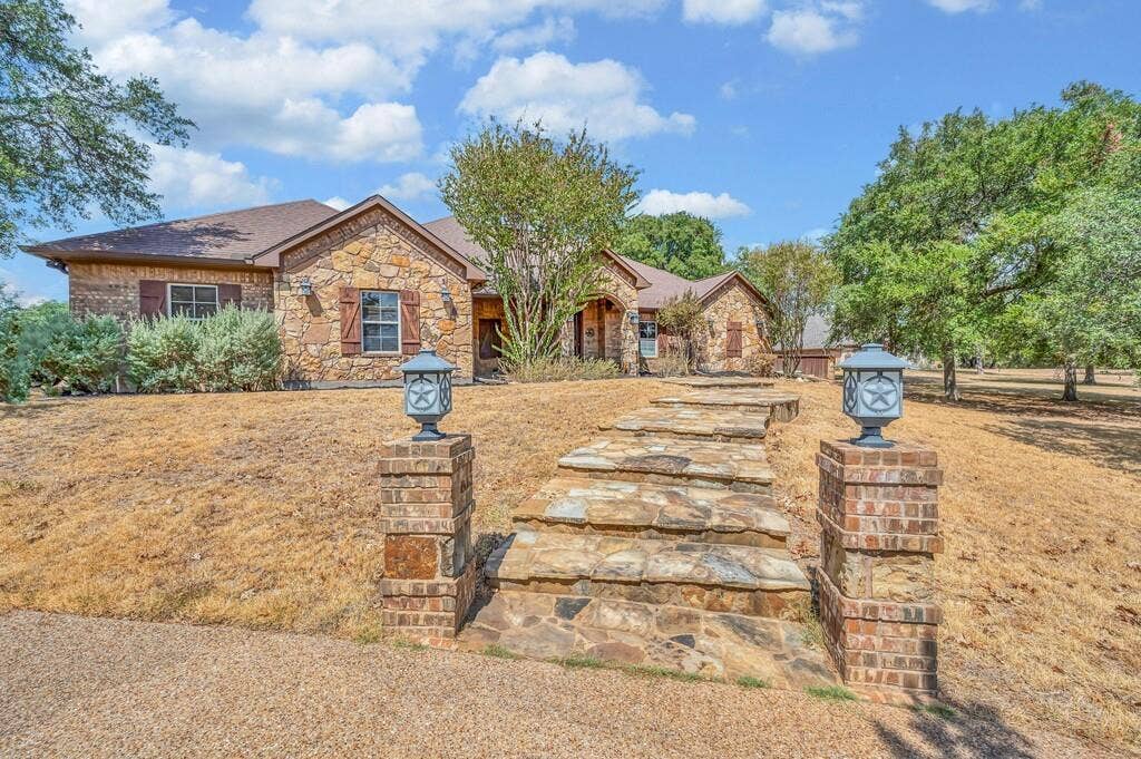1865 Austin Hines Drive, China Spring, TX 76633 1865 Austin Hines Drive, China Spring, TX 76633