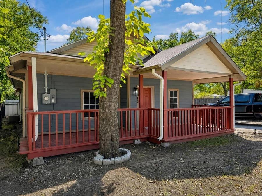 Property photo for 912 W Belt Line Road, Cedar Hill, TX