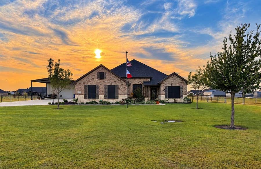 Property photo for 13539 Metz Road, Sanger, TX