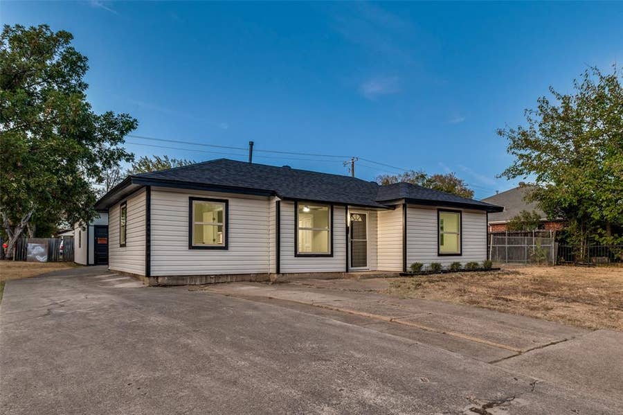 Property photo for 514 Chickapoo Trace, Grand Prairie, TX