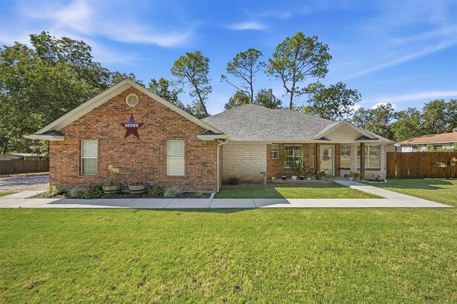 Property photo for 173 Graves Circle, Pottsboro, TX