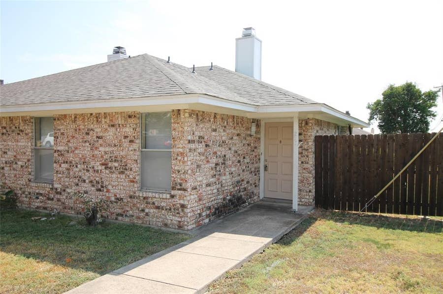 Property photo for 217 Matt Place, Grand Prairie, TX