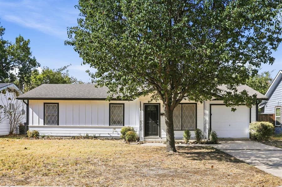 Property photo for 549 Lorna Street, Burleson, TX
