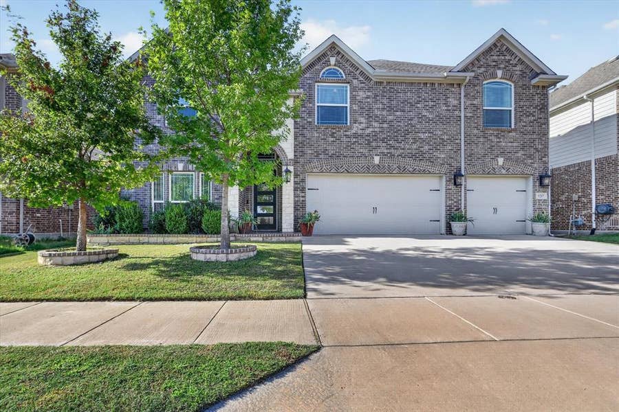 Property photo for 5217 Bow Lake Trail, Fort Worth, TX