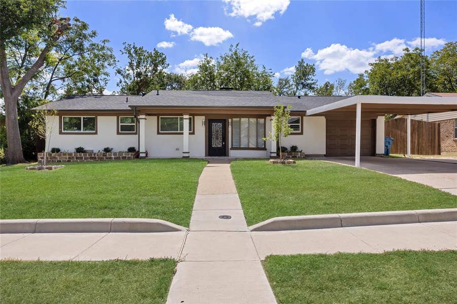 Property photo for 1418 Royal Drive, Kaufman, TX