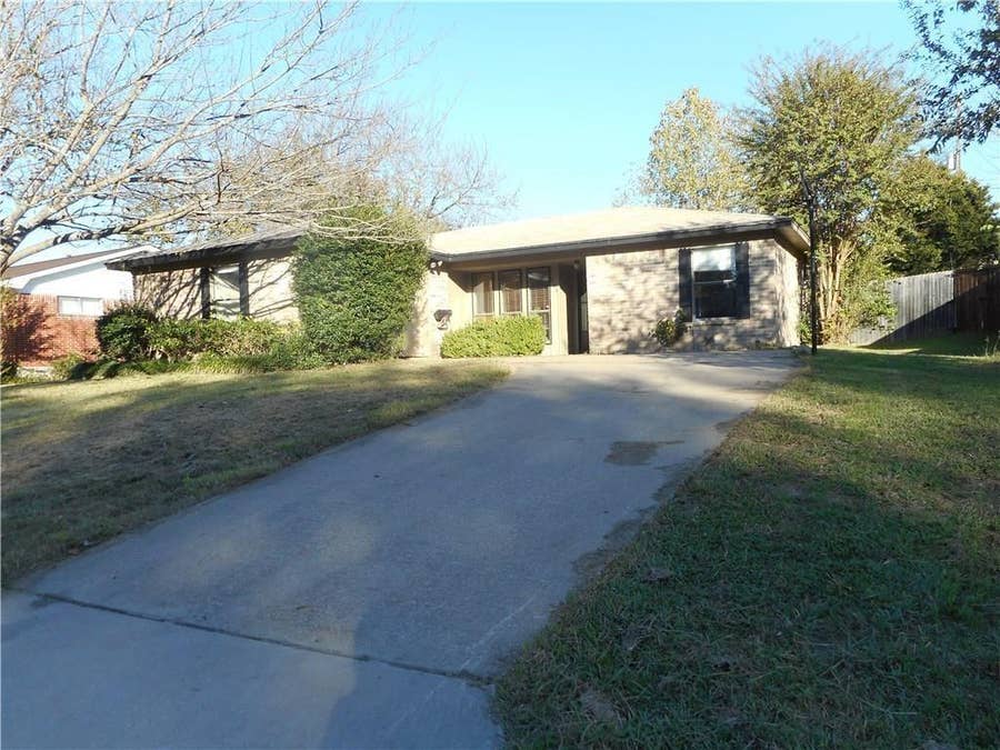 Property photo for 205 Rolling Hills Lane, Farmersville, TX
