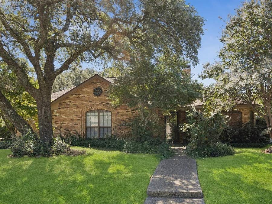 Property photo for 3718 Thornhill Way, Rowlett, TX