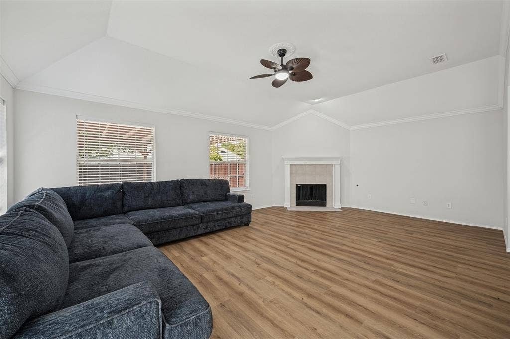 9109 Azinger Drive, Plano, TX 75025 9109 Azinger Drive, Plano, TX 75025
