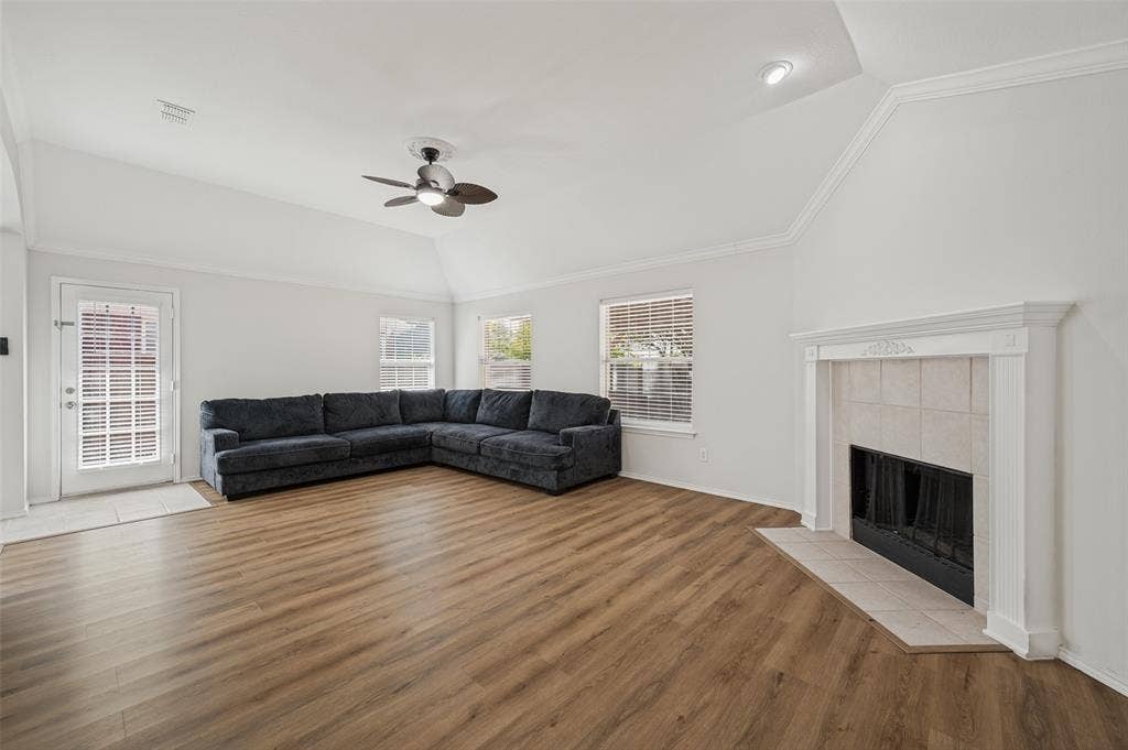 9109 Azinger Drive, Plano, TX 75025 9109 Azinger Drive, Plano, TX 75025