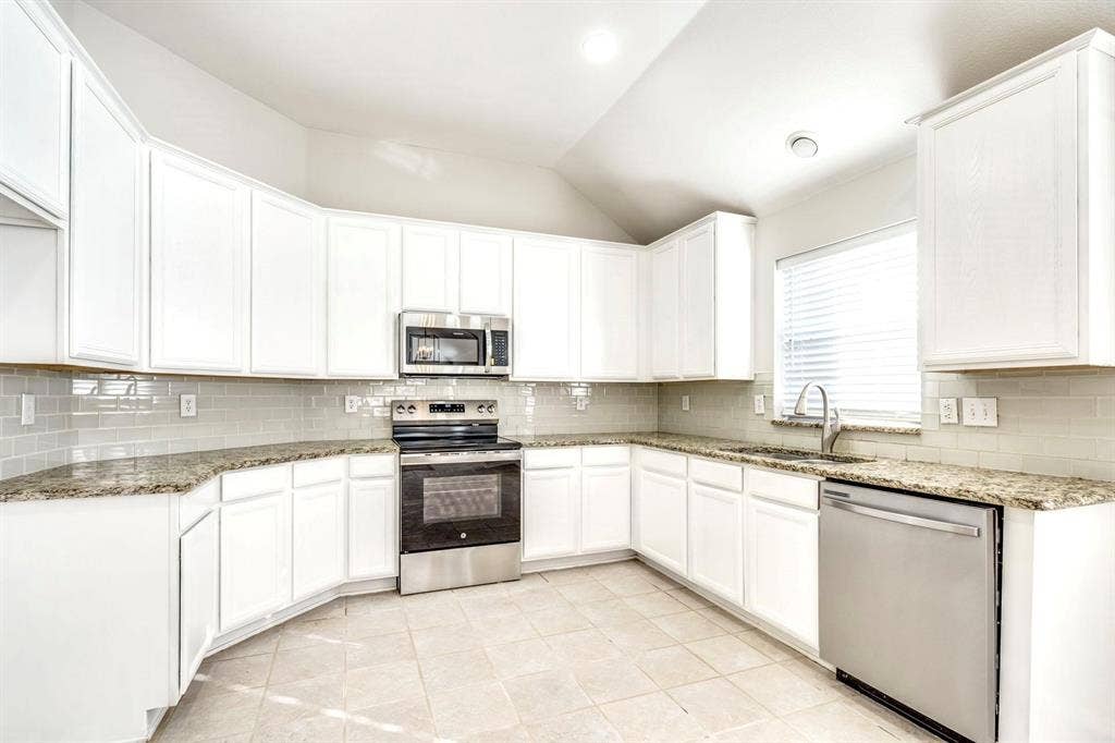 9109 Azinger Drive, Plano, TX 75025 9109 Azinger Drive, Plano, TX 75025