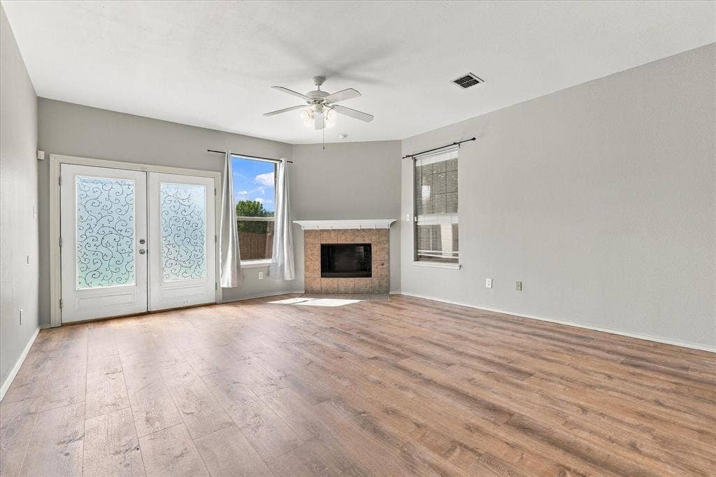 5813 Touchstone Drive, McKinney, TX 75070 5813 Touchstone Drive, McKinney, TX 75070