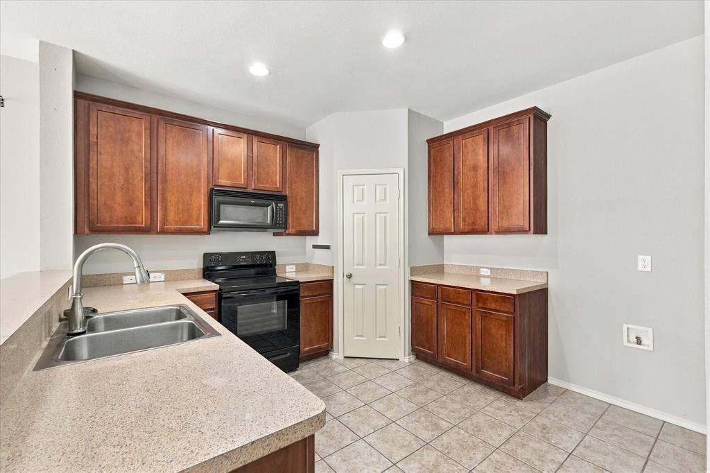 5813 Touchstone Drive, McKinney, TX 75070 5813 Touchstone Drive, McKinney, TX 75070