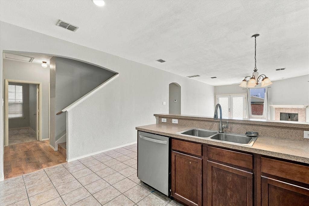 5813 Touchstone Drive, McKinney, TX 75070 5813 Touchstone Drive, McKinney, TX 75070