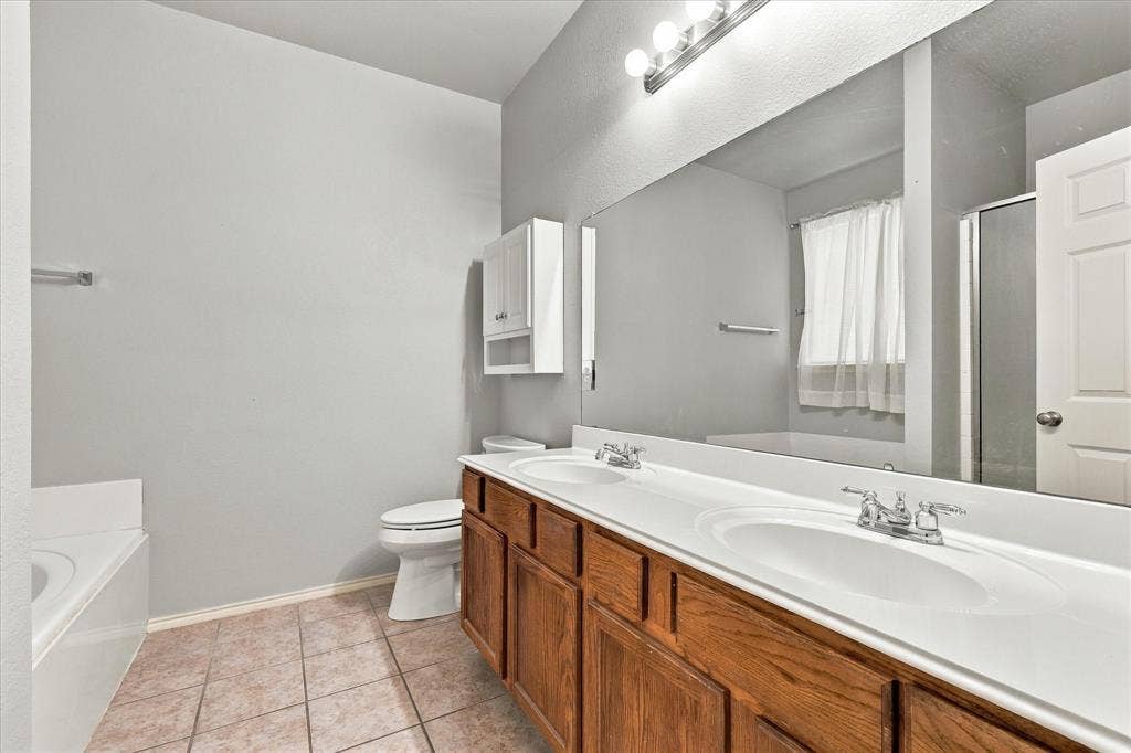 5813 Touchstone Drive, McKinney, TX 75070 5813 Touchstone Drive, McKinney, TX 75070