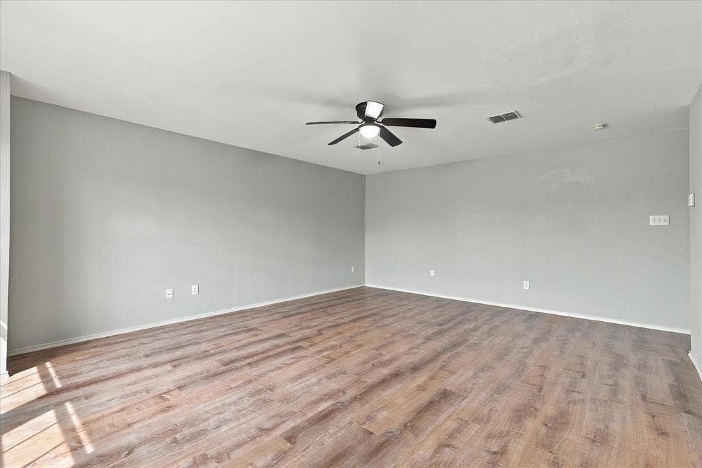 5813 Touchstone Drive, McKinney, TX 75070 5813 Touchstone Drive, McKinney, TX 75070