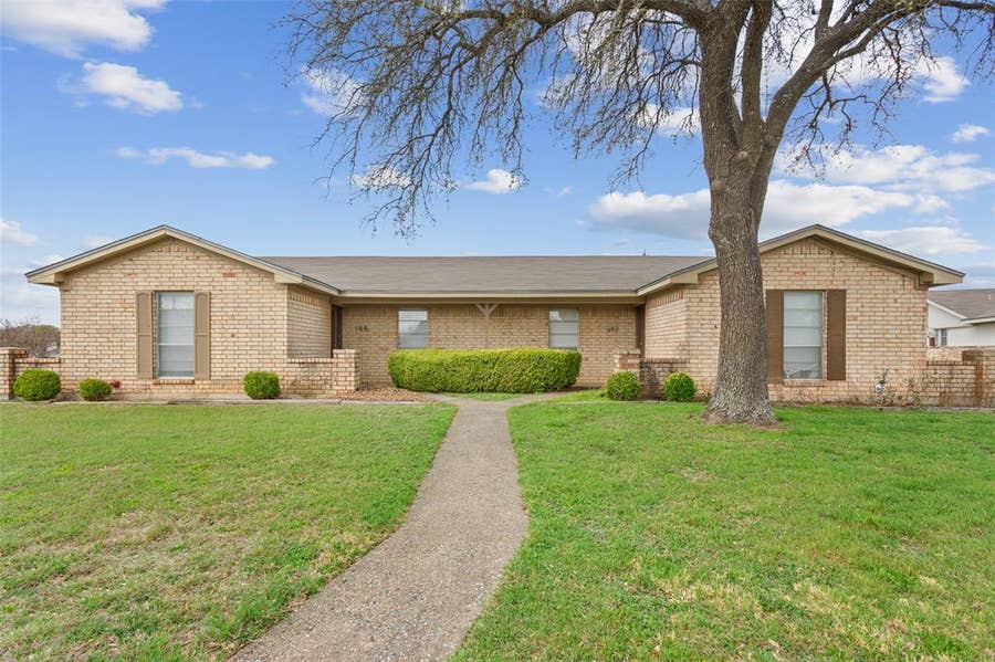 Property photo for 100 E Gruver Circle, #102, Hewitt, TX
