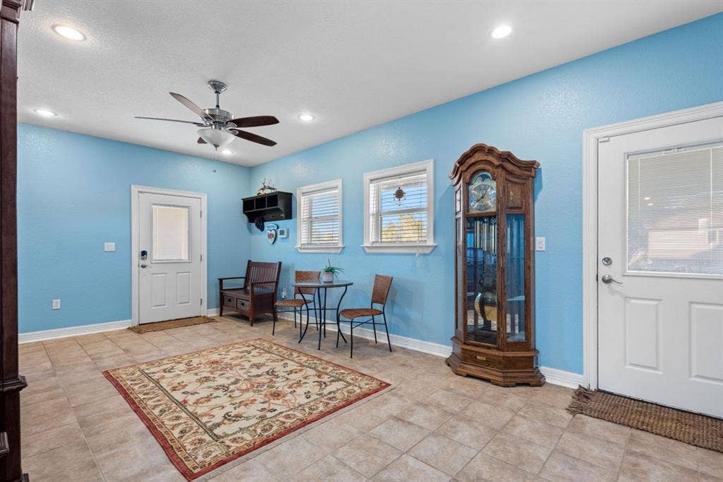 556 Apollo, Canyon Lake, TX 78133 1st Floor Entry