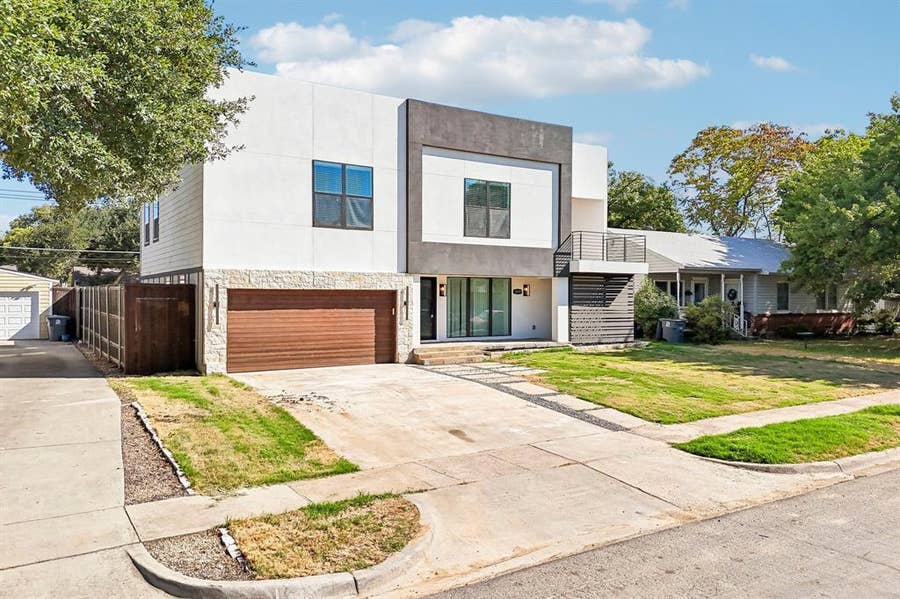 Property photo for 3889 Davila Drive, Dallas, TX