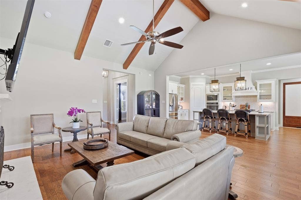 860 San Saba E, Midlothian, TX 76065 860 San Saba E, Midlothian, TX 76065