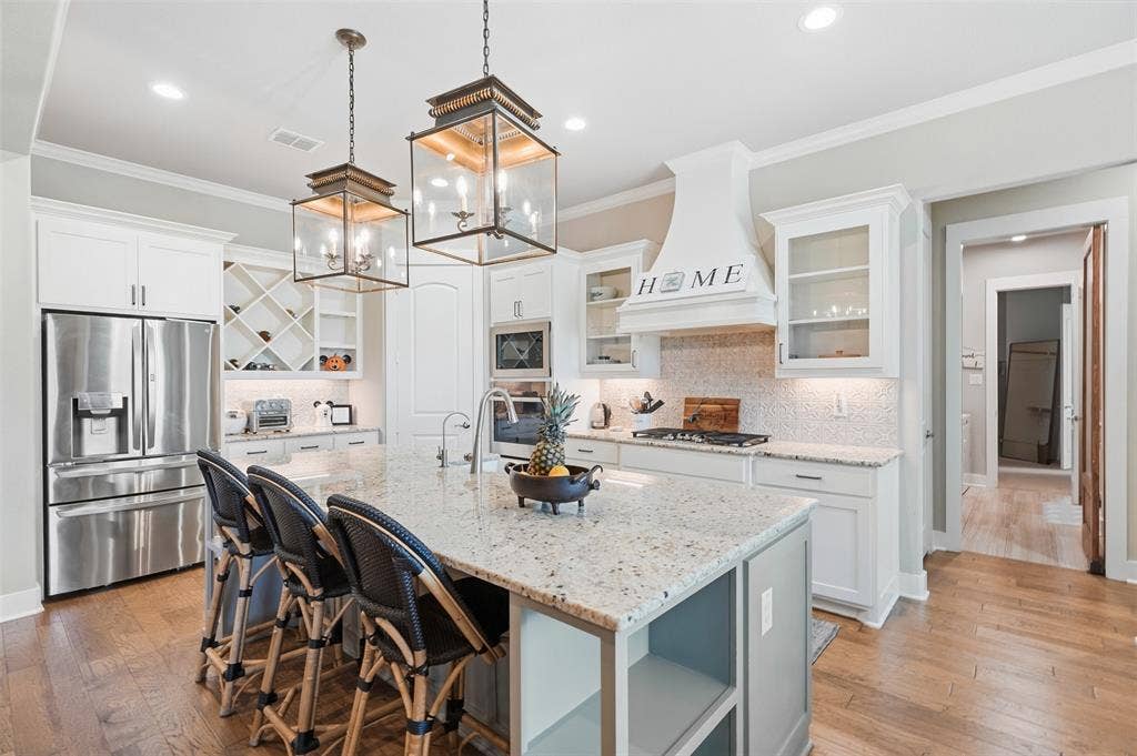860 San Saba E, Midlothian, TX 76065 860 San Saba E, Midlothian, TX 76065