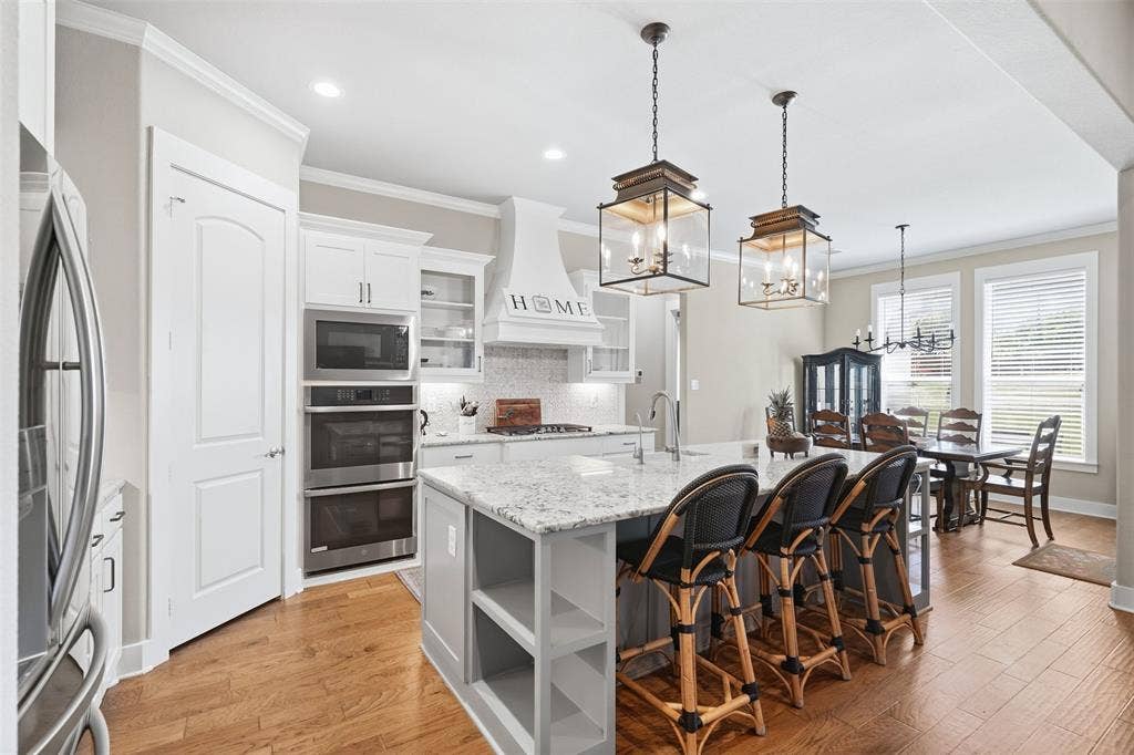 860 San Saba E, Midlothian, TX 76065 860 San Saba E, Midlothian, TX 76065