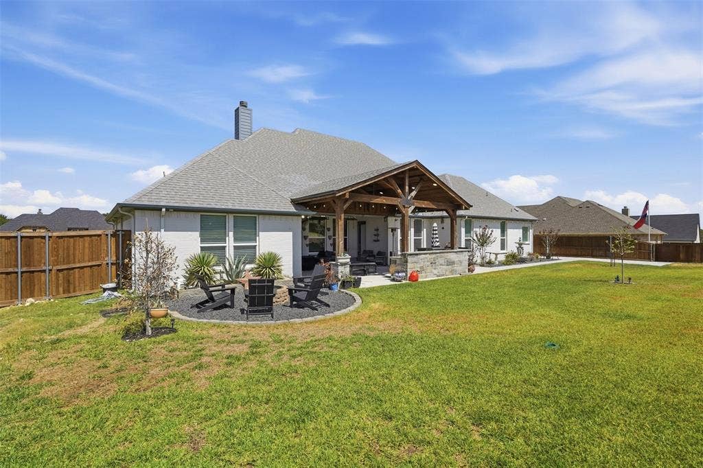 860 San Saba E, Midlothian, TX 76065 860 San Saba E, Midlothian, TX 76065