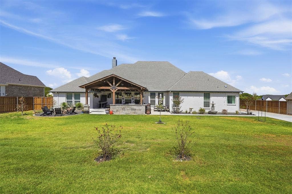 860 San Saba E, Midlothian, TX 76065 860 San Saba E, Midlothian, TX 76065