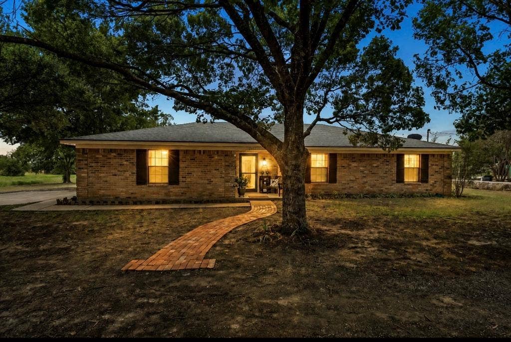 3517 W Moonlight Drive, Waco, TX 76706 3517 W Moonlight Drive, Waco, TX 76706