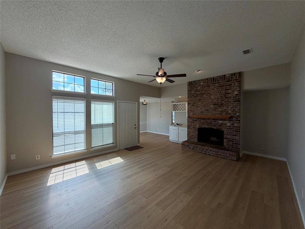 825 Weaver Street, Cedar Hill, TX 75104