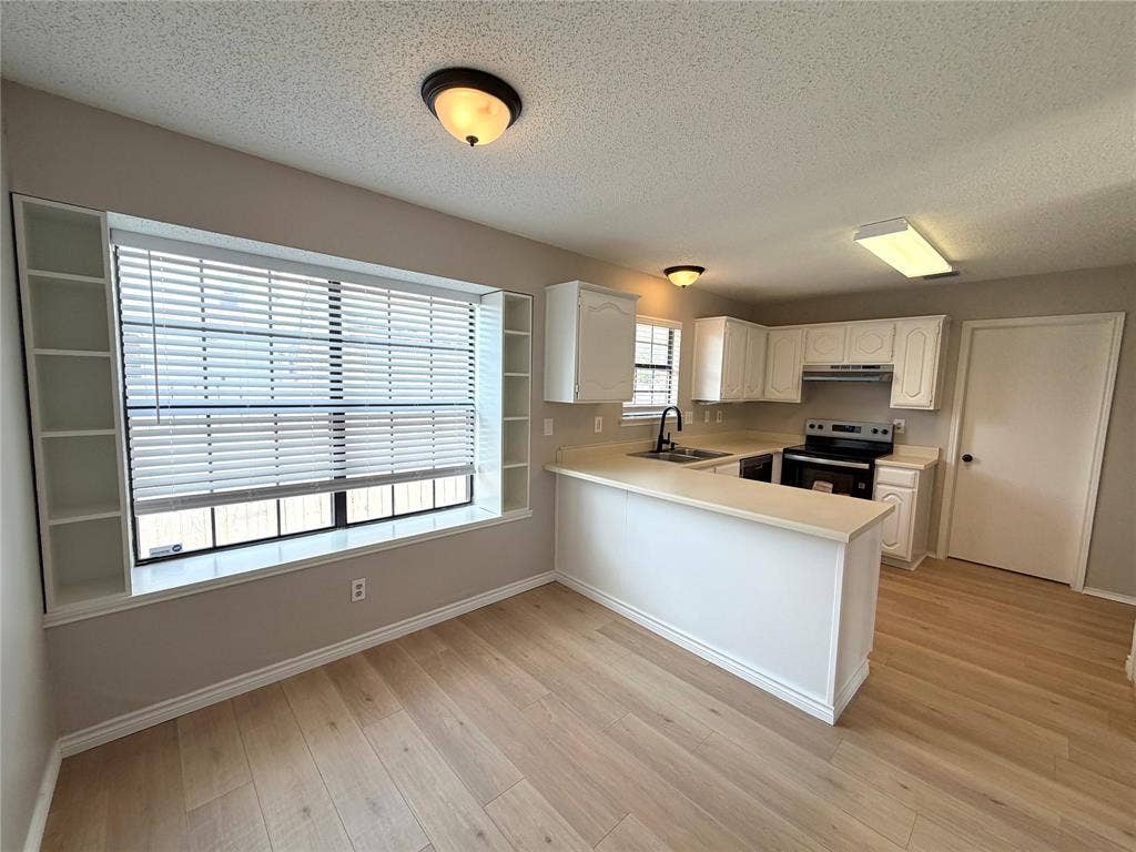 825 Weaver Street, Cedar Hill, TX 75104