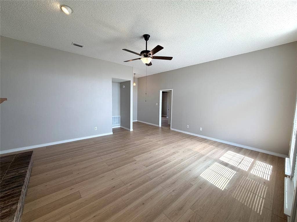 825 Weaver Street, Cedar Hill, TX 75104