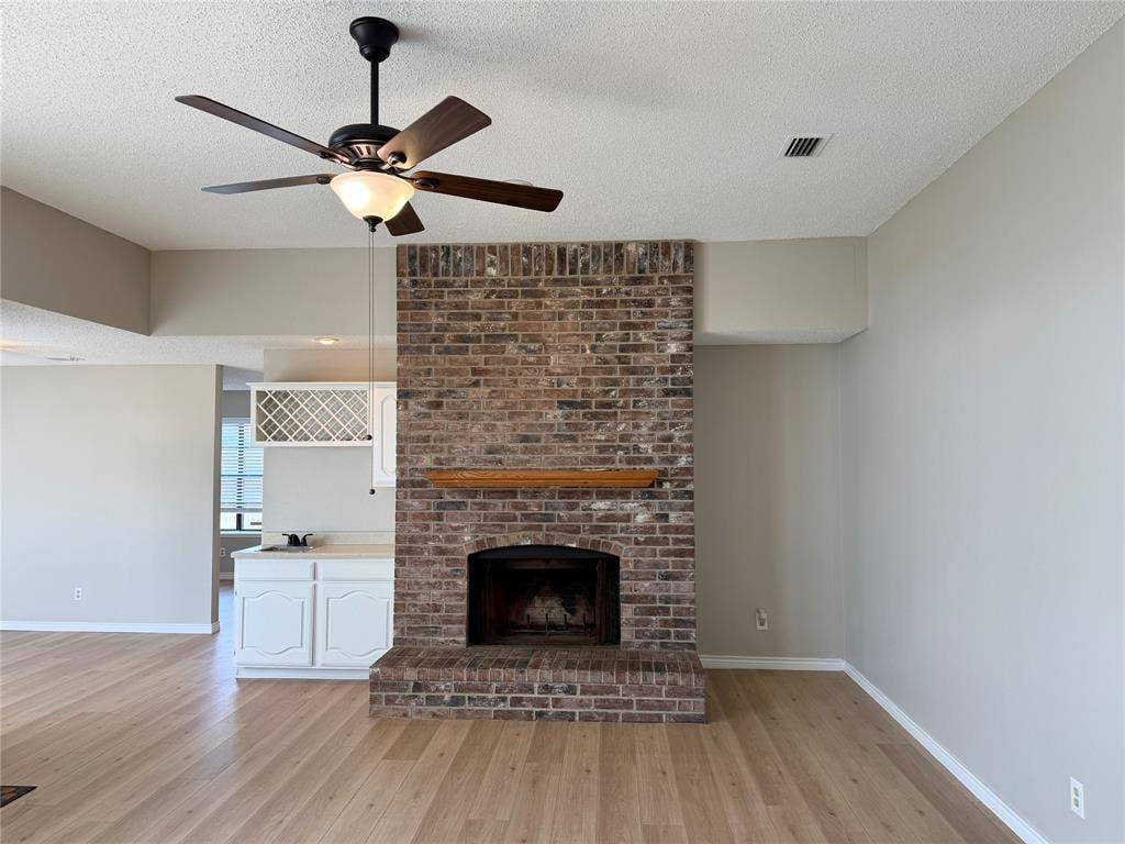 825 Weaver Street, Cedar Hill, TX 75104