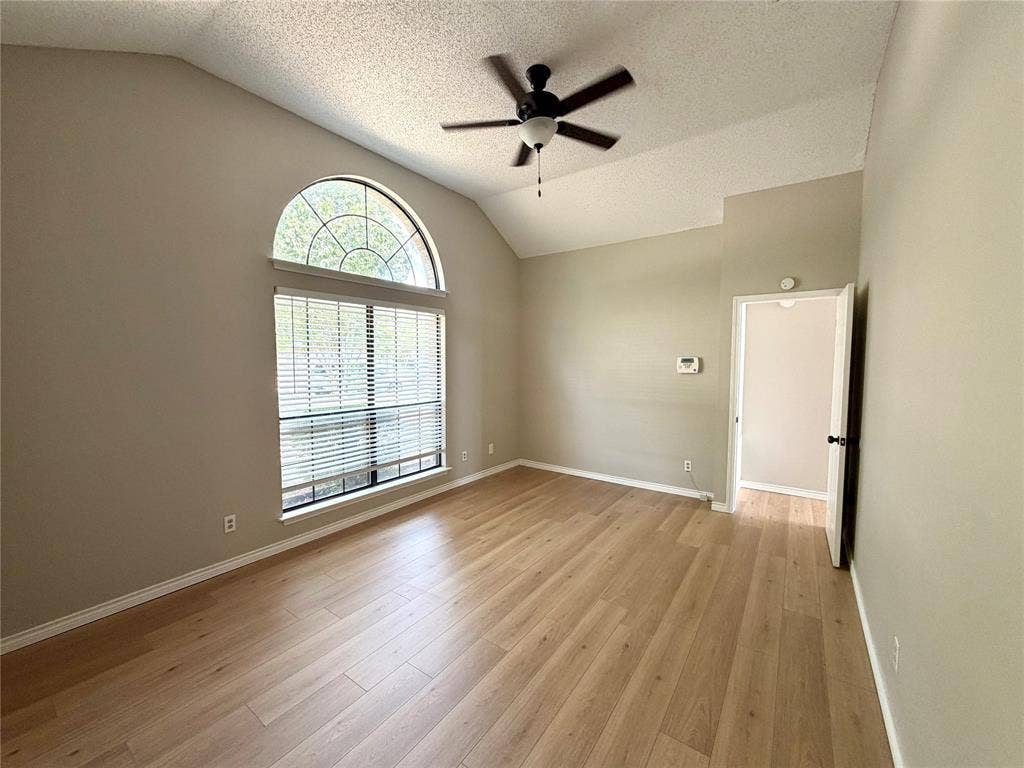 825 Weaver Street, Cedar Hill, TX 75104