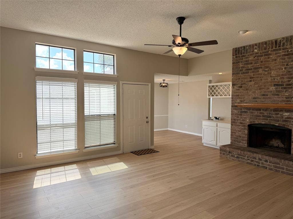 825 Weaver Street, Cedar Hill, TX 75104