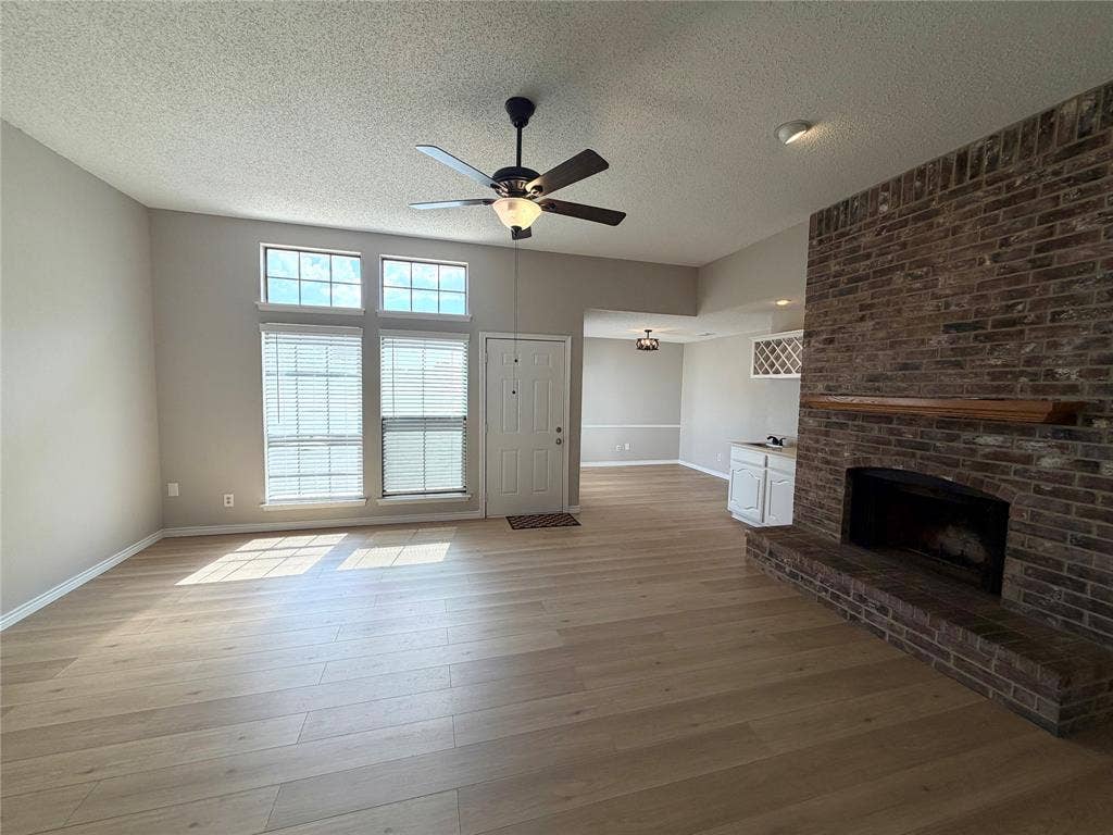 825 Weaver Street, Cedar Hill, TX 75104
