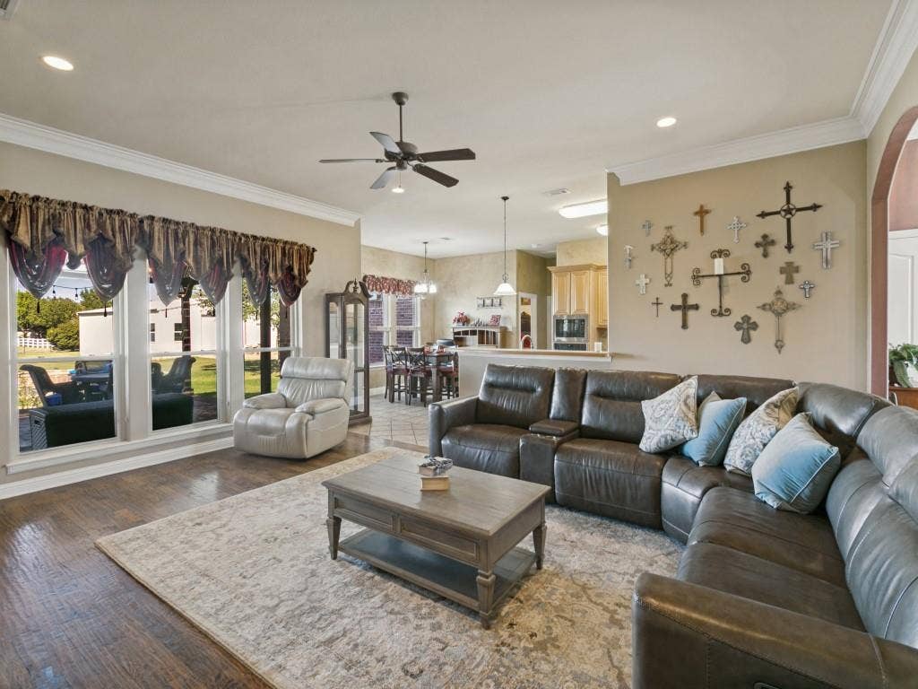 508 Singing Quail Trail, Haslet, TX 76052 Spacious living area featuring wood-finish flooring, recessed lighting, and a ceiling fan