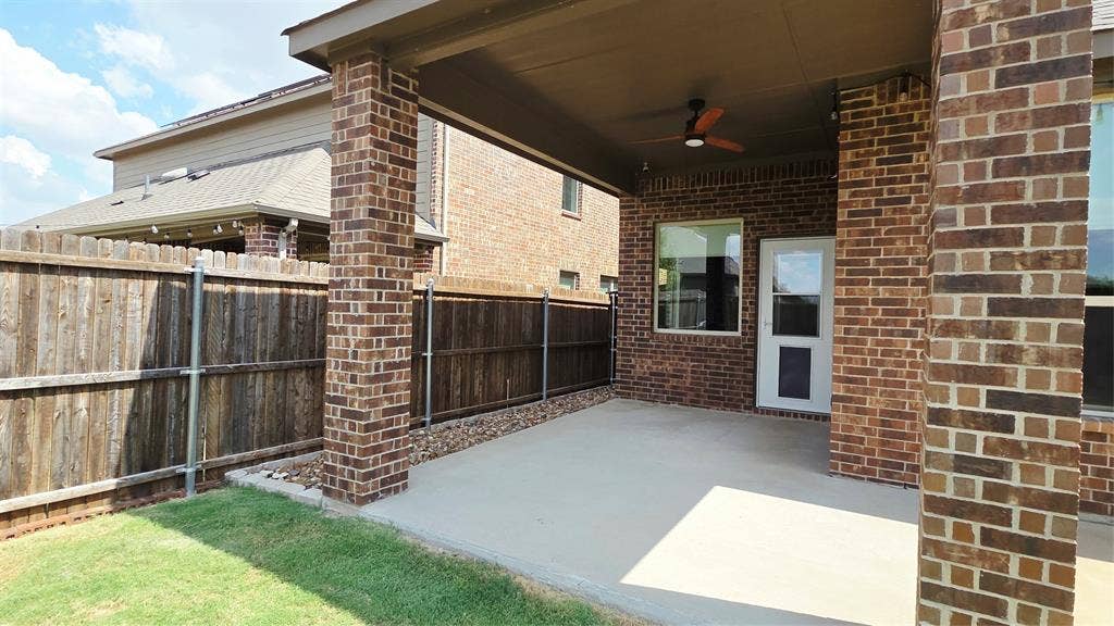 2932 Log Cabin Drive, Celina, TX 75009 2932 Log Cabin Drive, Celina, TX 75009