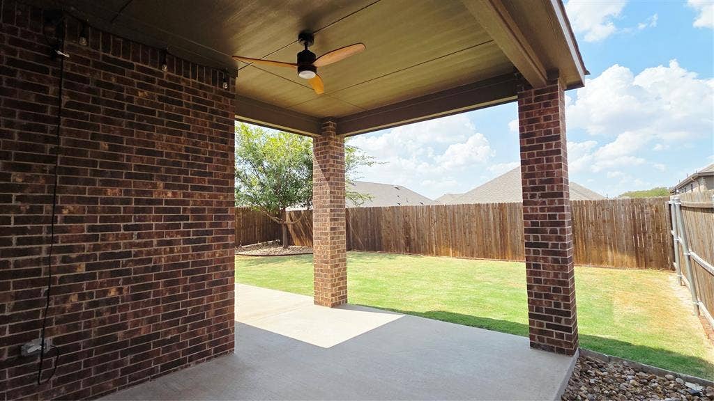 2932 Log Cabin Drive, Celina, TX 75009 2932 Log Cabin Drive, Celina, TX 75009