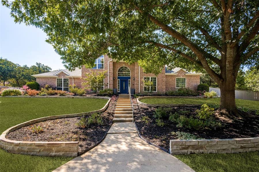 Property photo for 204 E Chapel Downs Drive, Southlake, TX