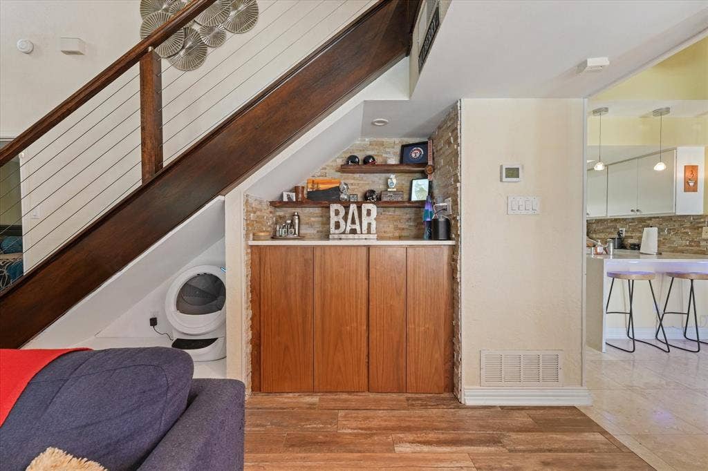 18040 Midway Road, #225, Dallas, TX 75287 Wet Bar