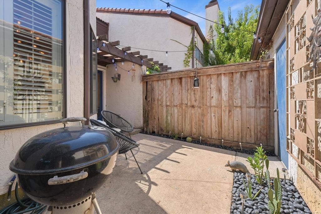 18040 Midway Road, #225, Dallas, TX 75287 Backyard Patio