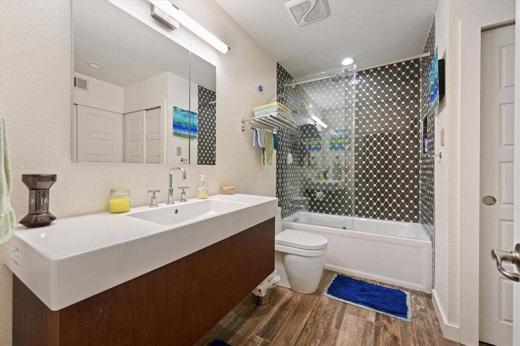 18040 Midway Road, #225, Dallas, TX 75287 18040 Midway Road, #225, Dallas, TX 75287