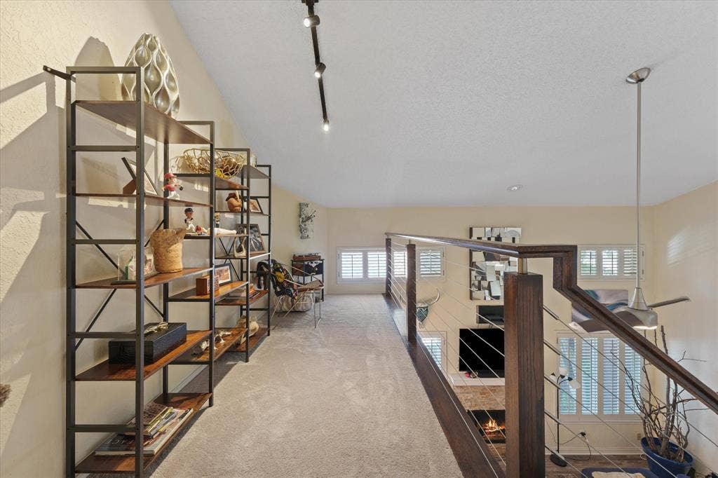 18040 Midway Road, #225, Dallas, TX 75287 Upstairs