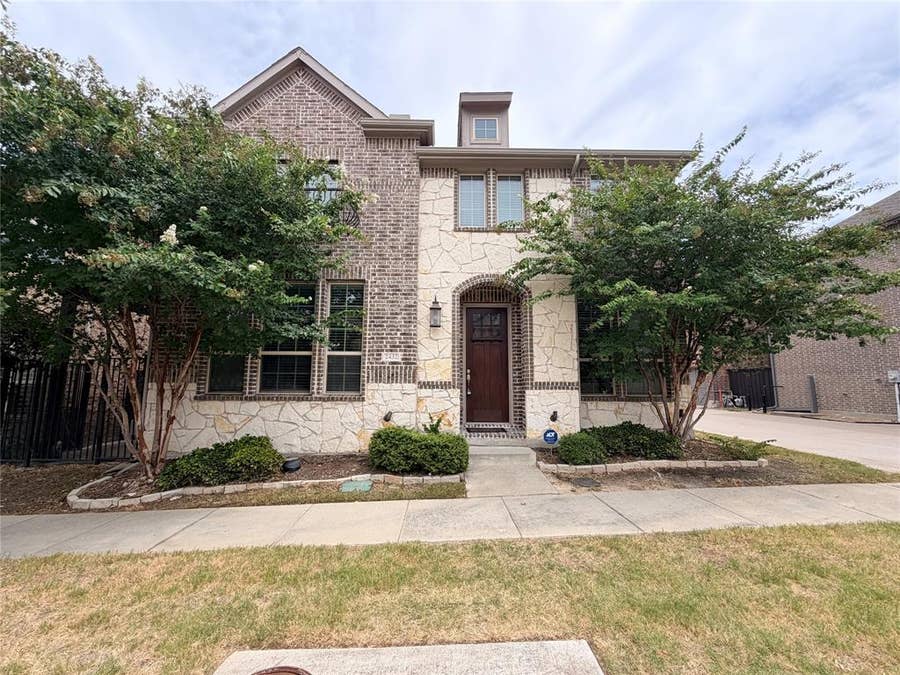 Property photo for 2432 Cathedral Drive, Richardson, TX