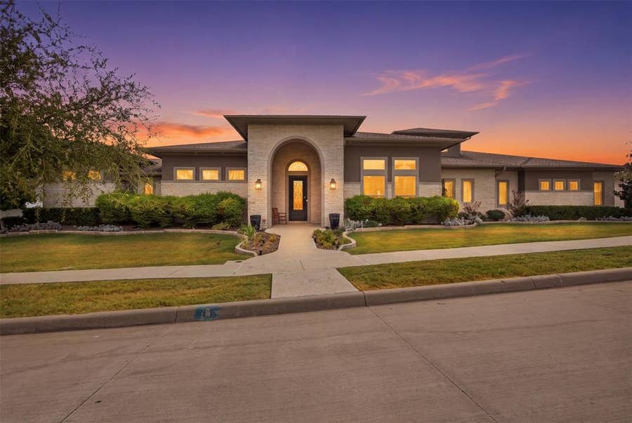 Property photo for 402 Appaloosa Run, Argyle, TX