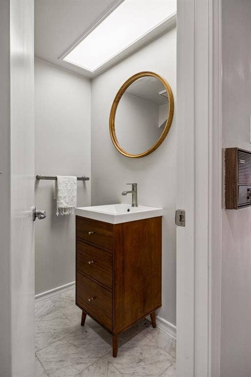 3434 Granada Avenue, University Park, TX 75205 1st floor powder bath