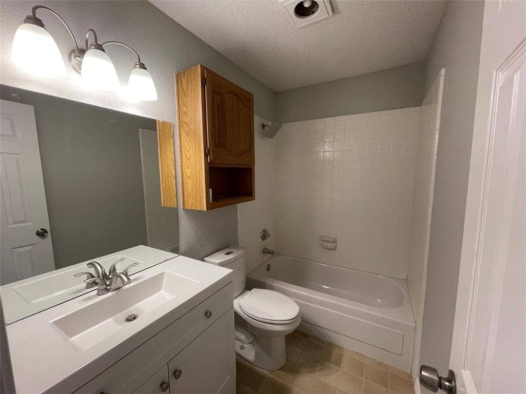 6708 Wesson Drive, Plano, TX 75023 6708 Wesson Drive, Plano, TX 75023