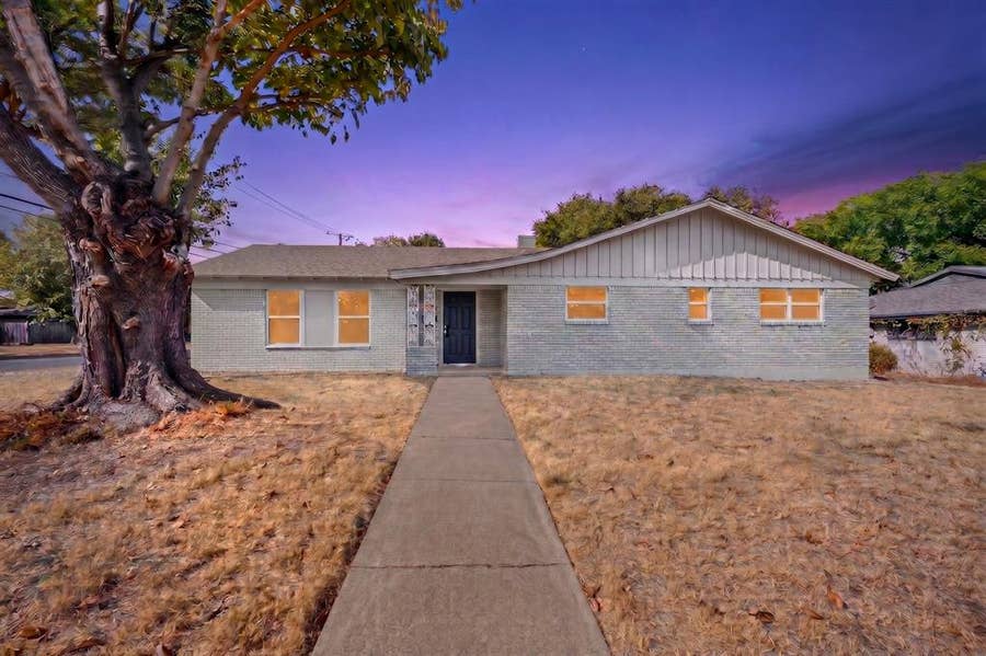 Property photo for 4801 Hollowbrook Road, Fort Worth, TX